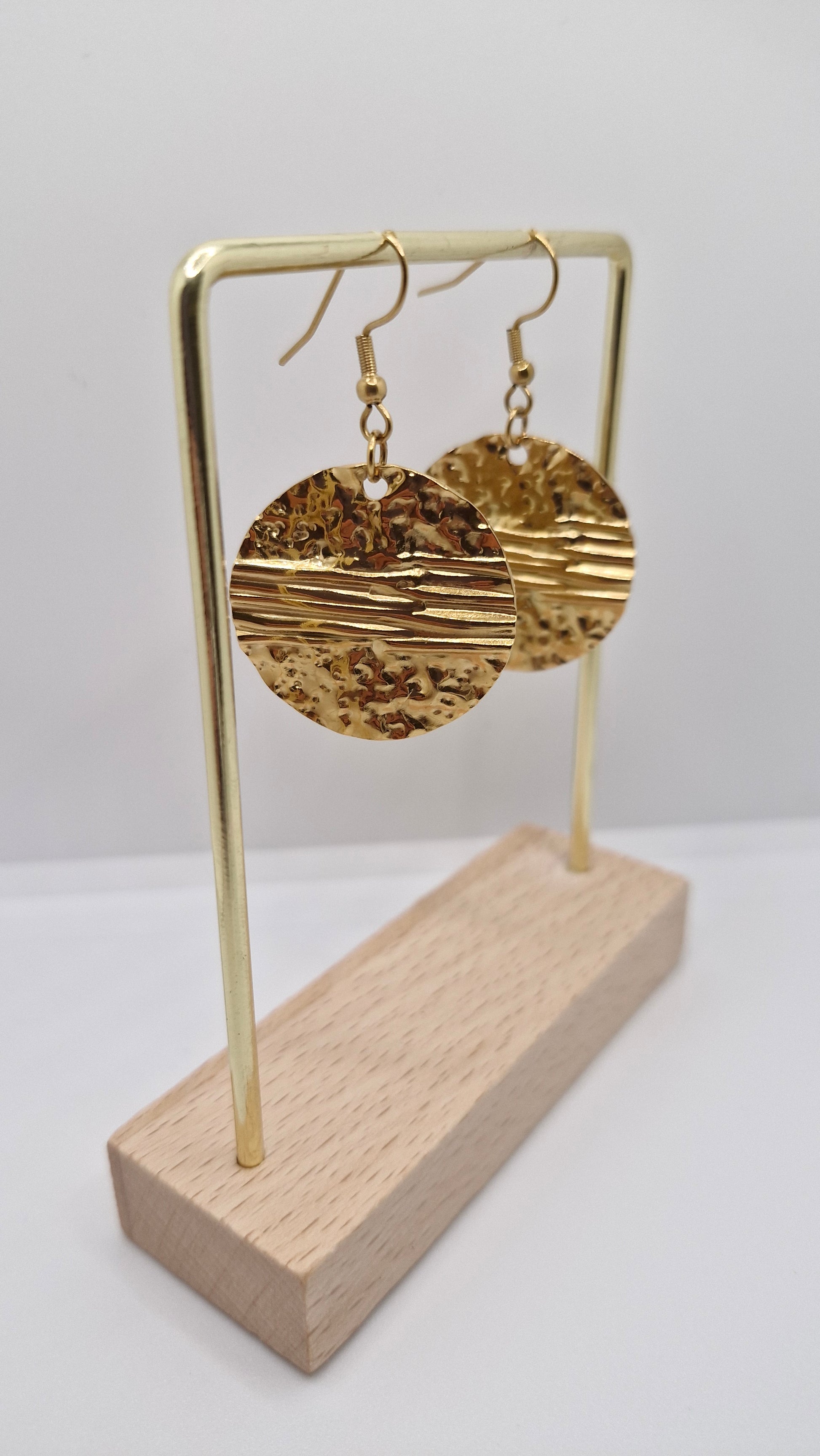 Lightweight stainless steel earrings with hypoallergenic hooks, ideal for everyday wear