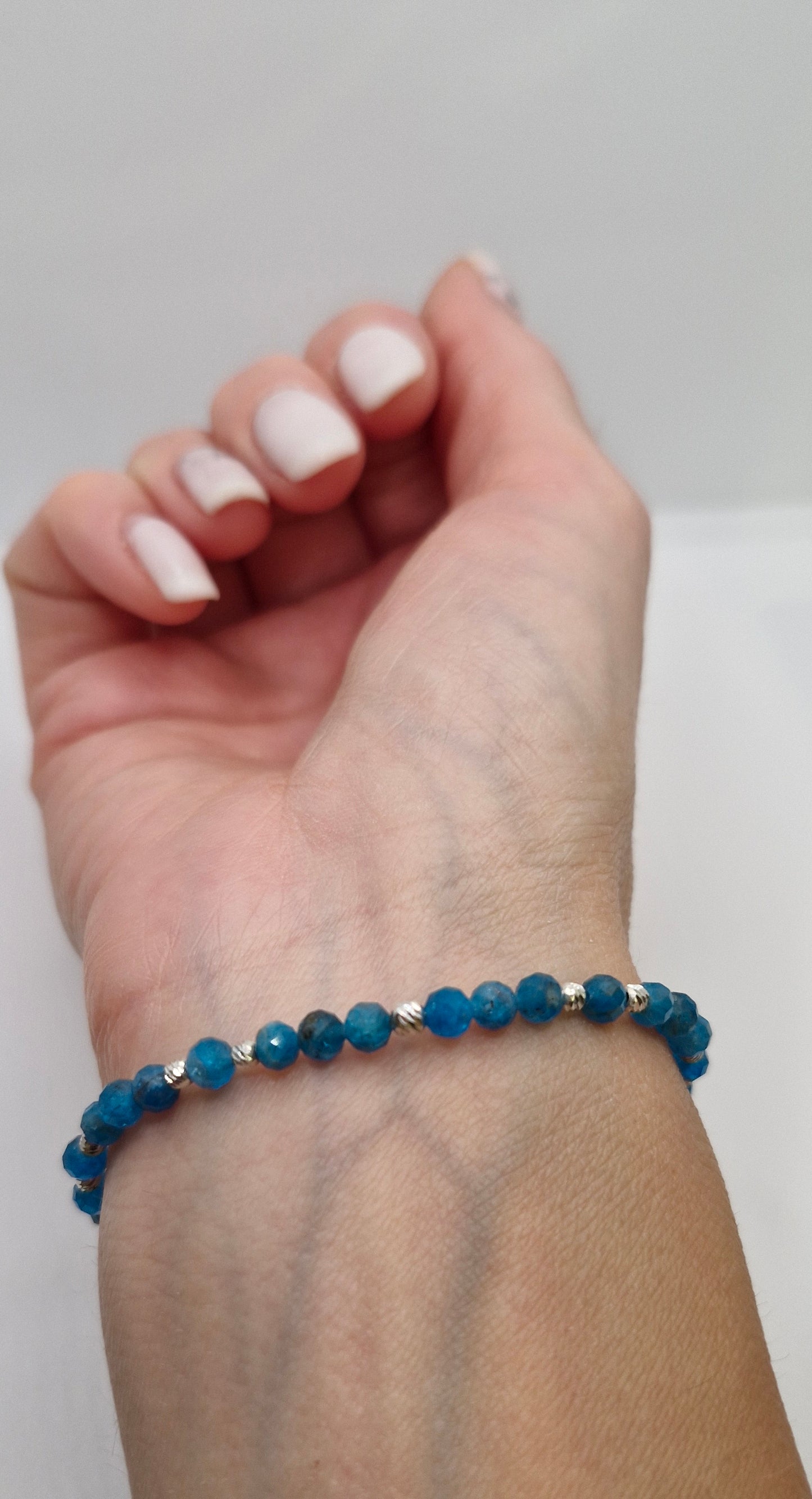 Blue Apatite Stretch Bracelet for Focus and Motivation – 4mm Faceted Gemstones with Sterling Silver Accents