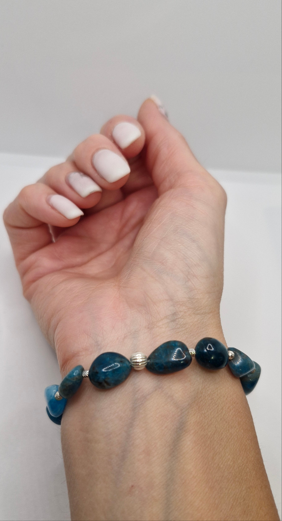 Elegant Apatite gemstone bracelet for clarity, creativity, and self-expression, handmade jewelry design