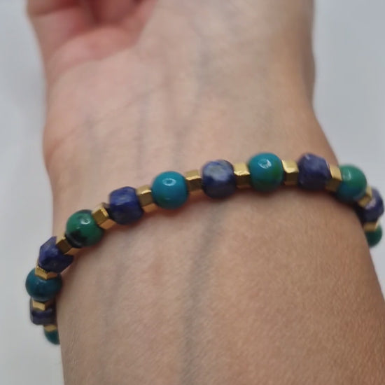 360° view of handmade Lapis Lazuli, Chrysocolla and golden Hematite stretch bracelet – 5–6mm natural gemstone beaded jewellery